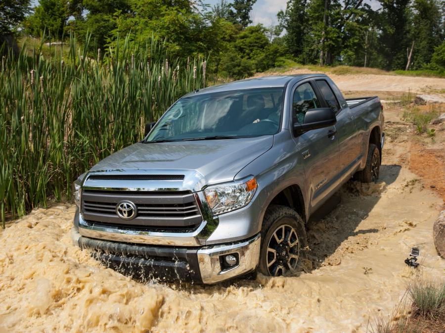  Toyota Tundra Double Cab SR5 by TRD 2013 года  (фото 14 из 18)